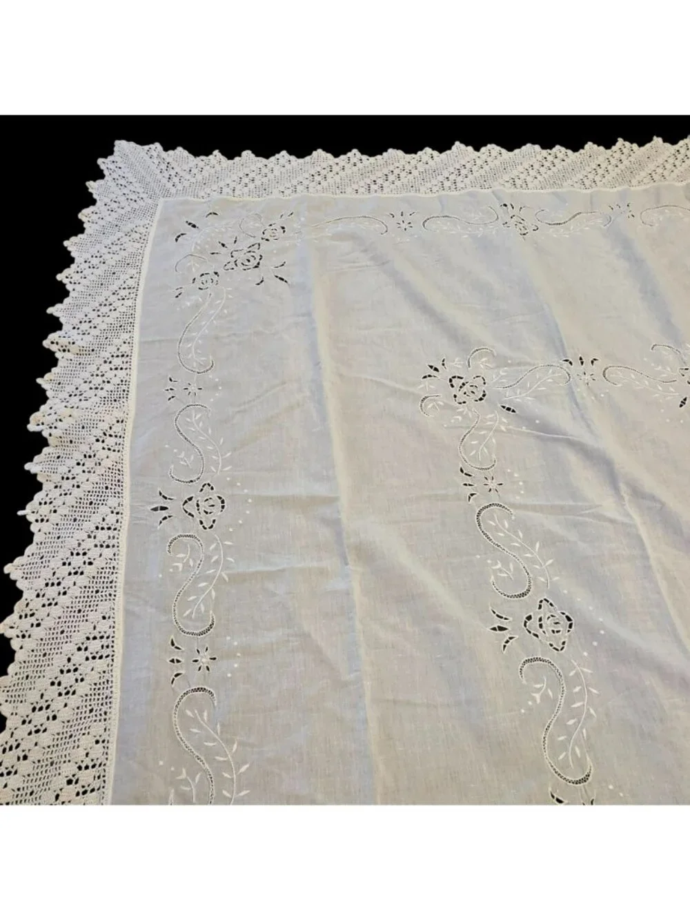VTG White Linen Tablecloth Embroidered Floral Cutwork Crocheted Lace Trim 96x64